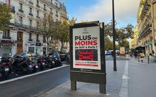 Referendum la Paris: creșterea taxei de parcare, în centrul orașului, pentru SUV-uri