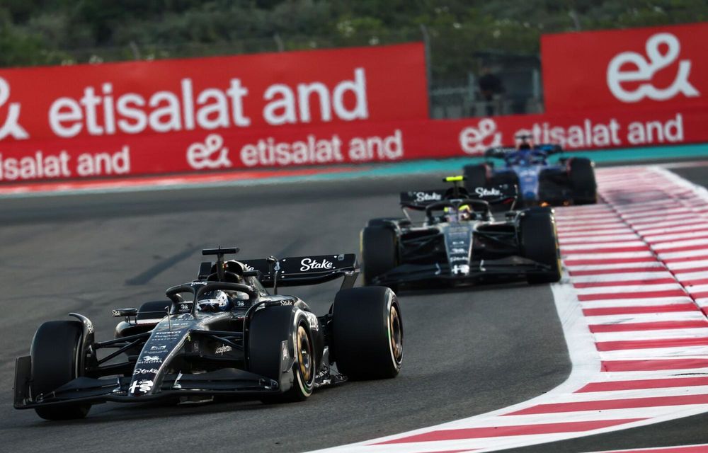 F1 Abu Dhabi: Max Verstappen încheie sezonul cu o nouă victorie. Leclerc și Russell pe podium - Poza 8
