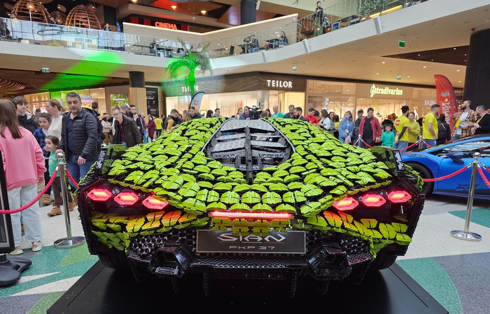Lamborghini Sian, construit integral din piese Lego, expus la București și Cluj - Poza 6