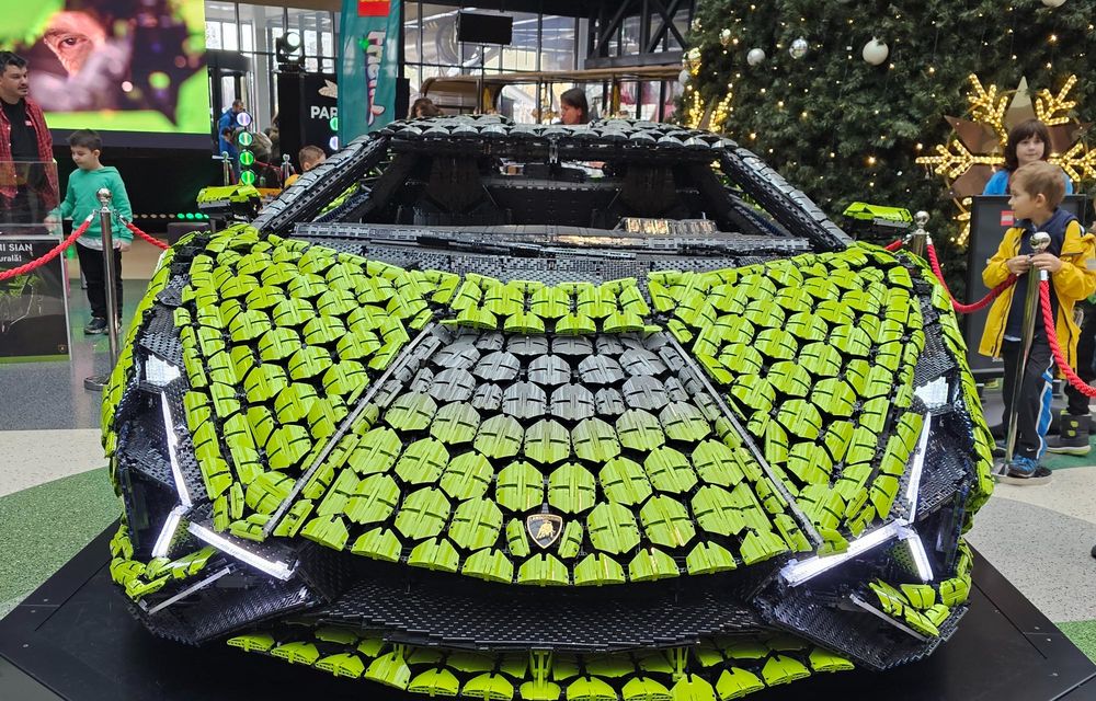 Lamborghini Sian, construit integral din piese Lego, expus la București și Cluj - Poza 2