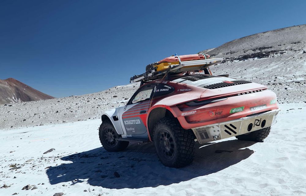 RECORD: Porsche 911 a ajuns la 6.734 de metri, pe un vulcan din Chile - Poza 5