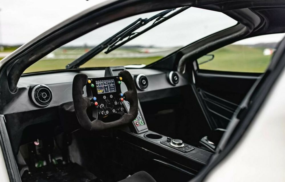 Rhino Racing RR01 este un supercar pe care ți-l poți asambla singur: motor V10 de Audi R8 - Poza 8