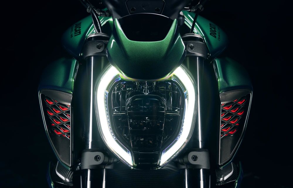 Ducati scoate o serie limitată de motociclete inspirate de Bentley - Poza 3