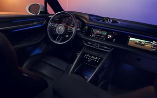 Primele imagini cu interiorul viitorului Porsche Macan electric: Head-up Display cu realitate augmentată