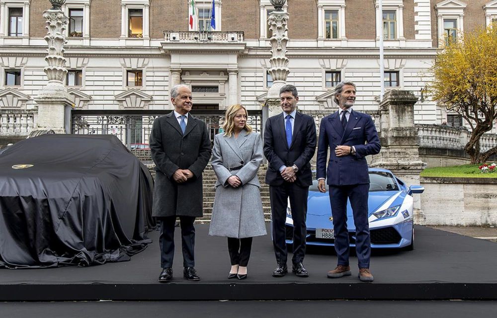 Lamborghini Urus Performante intră în dotarea poliției italiene - Poza 16
