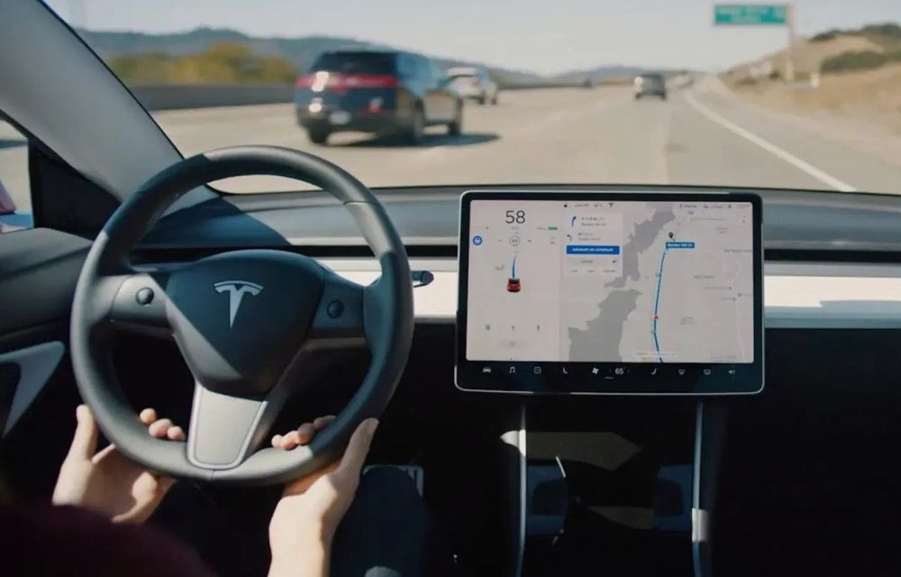 Tesla recheamă aproape toate mașinile dotate cu sistemul Autopilot în SUA - Poza 1