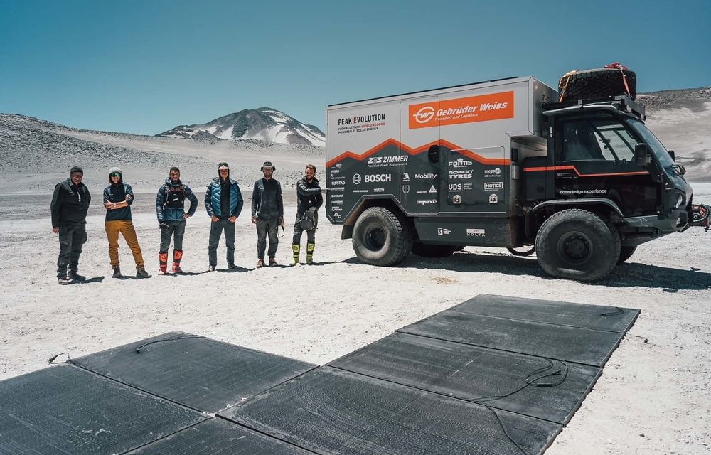 RECORD: Un camion electric, echipat cu panouri solare, a ajuns la 6.500 m altitudine - Poza 3