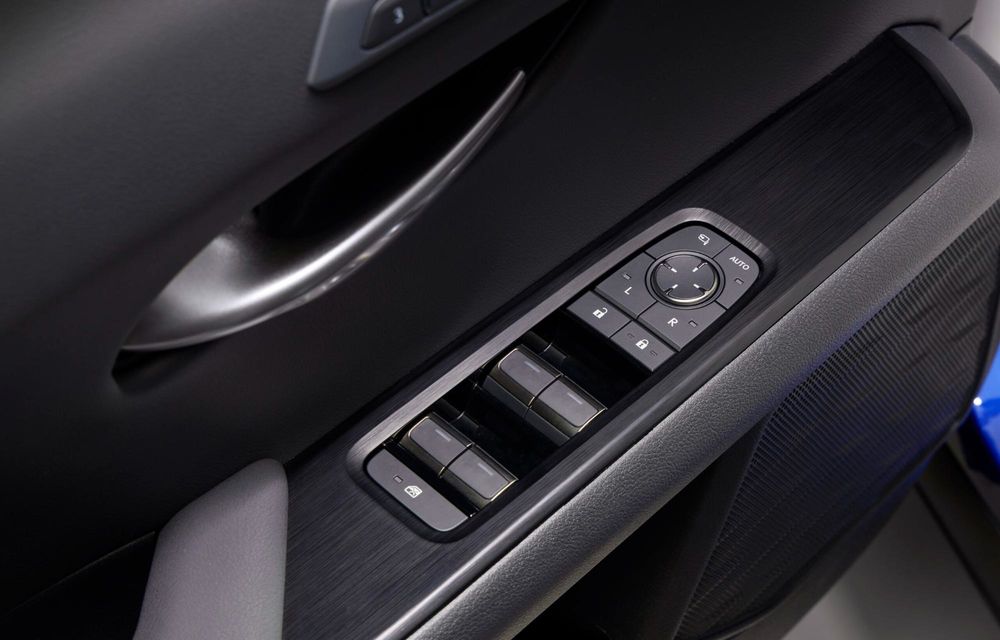 Versiune mai puternică pentru Lexus UX: noul 300h are 196 de cai putere - Poza 23