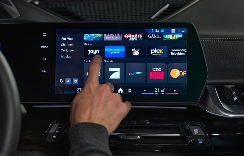 BMW prezintă tehnologii noi la CES: realitate augmentată, inteligență artificială generativă și parcare automată - Poza 18