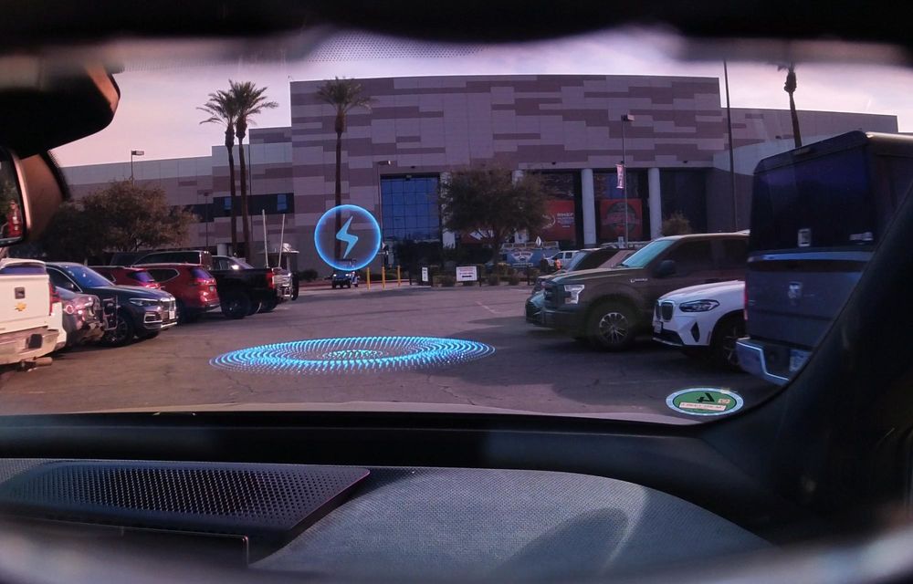 BMW prezintă tehnologii noi la CES: realitate augmentată, inteligență artificială generativă și parcare automată - Poza 71