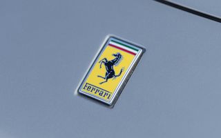 Vânzări record pentru Ferrari în 2023: peste 13.600 de mașini vândute