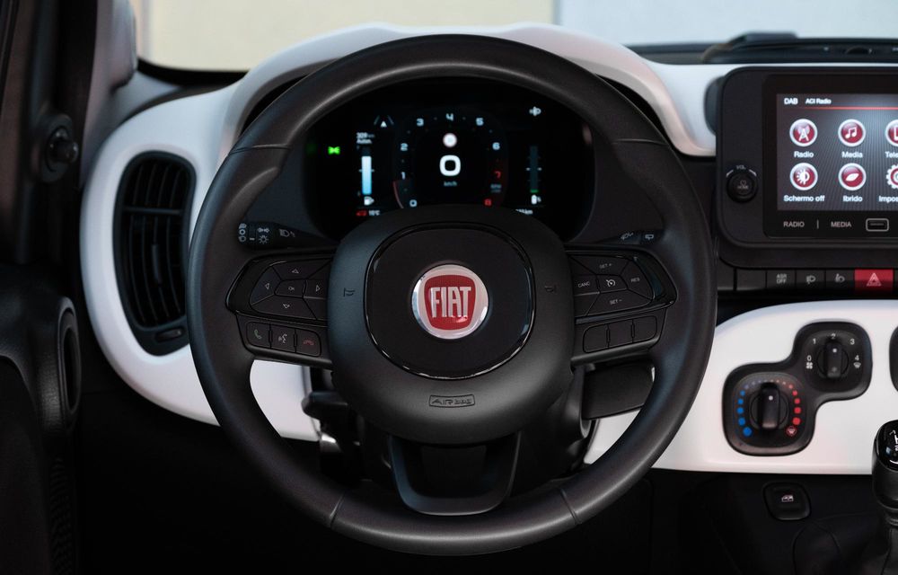 Schimbare de nume: Fiat Panda devine Pandina. Instrumentar digital și sisteme de siguranță noi - Poza 28