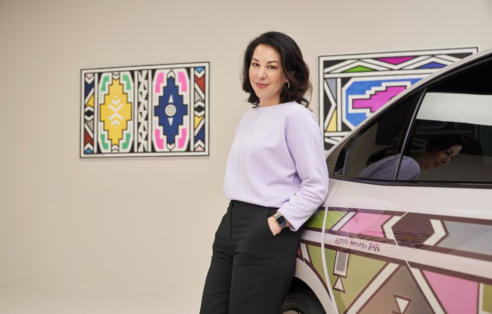 Electricul BMW i5, transformat în Art Car: grafică digitală care își schimbă culoarea - Poza 30