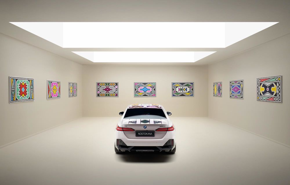 Electricul BMW i5, transformat în Art Car: grafică digitală care își schimbă culoarea - Poza 46