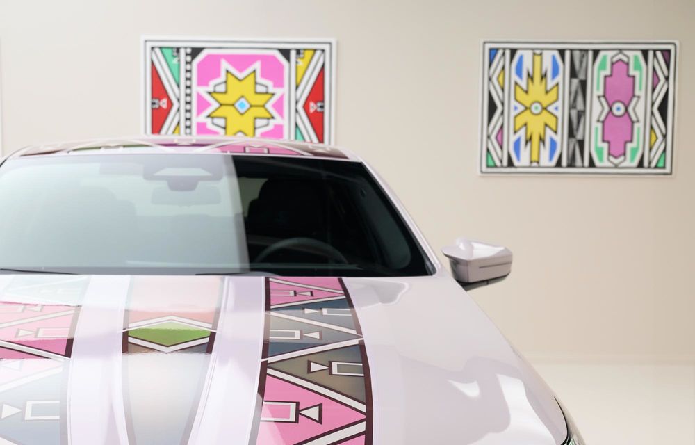 Electricul BMW i5, transformat în Art Car: grafică digitală care își schimbă culoarea - Poza 58