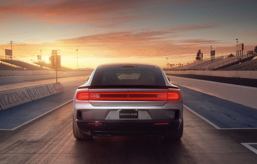 Noul Dodge Charger Daytona electric este aici: 680 CP și 510 km autonomie - Poza 14