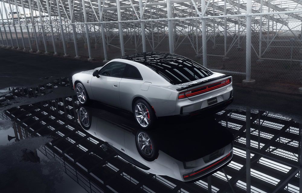 Noul Dodge Charger Daytona electric este aici: 680 CP și 510 km autonomie - Poza 20