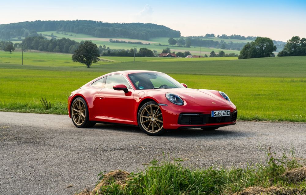 OFICIAL: Primul Porsche 911 hibrid va fi lansat în vara lui 2024 - Poza 1
