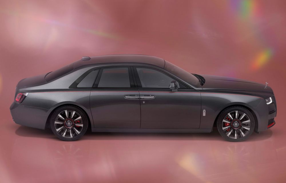 Ediție specială Rolls-Royce Ghost Prism: vopsea gri specială cu 4 accente de culoare - Poza 9