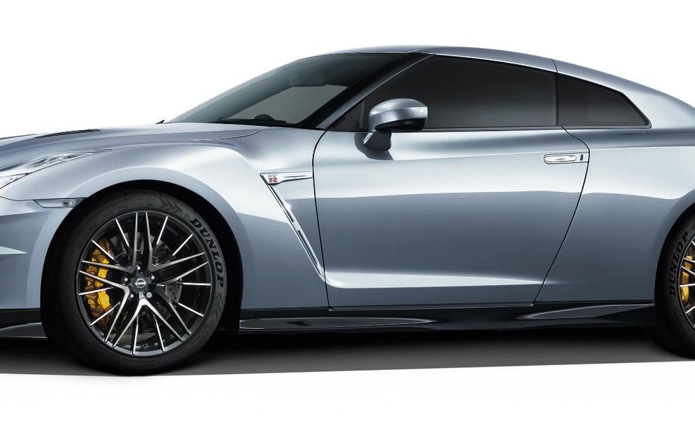 Ultimele noutăți pentru Nissan GT-R: interior albastru și piese Nismo - Poza 5