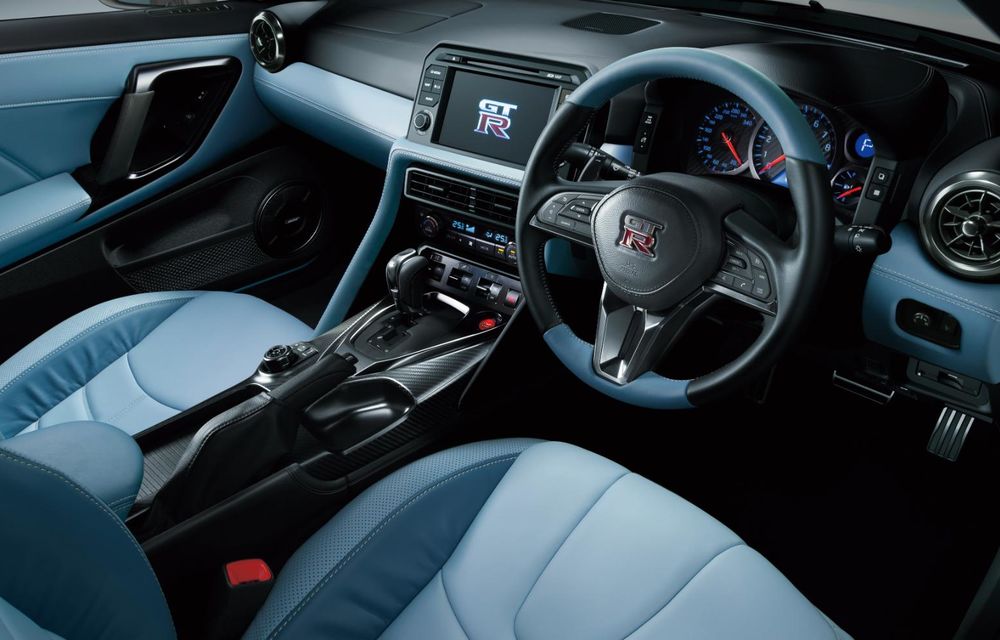 Ultimele noutăți pentru Nissan GT-R: interior albastru și piese Nismo - Poza 17
