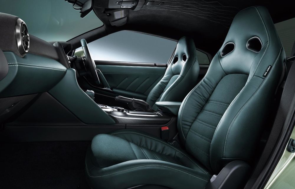 Ultimele noutăți pentru Nissan GT-R: interior albastru și piese Nismo - Poza 20