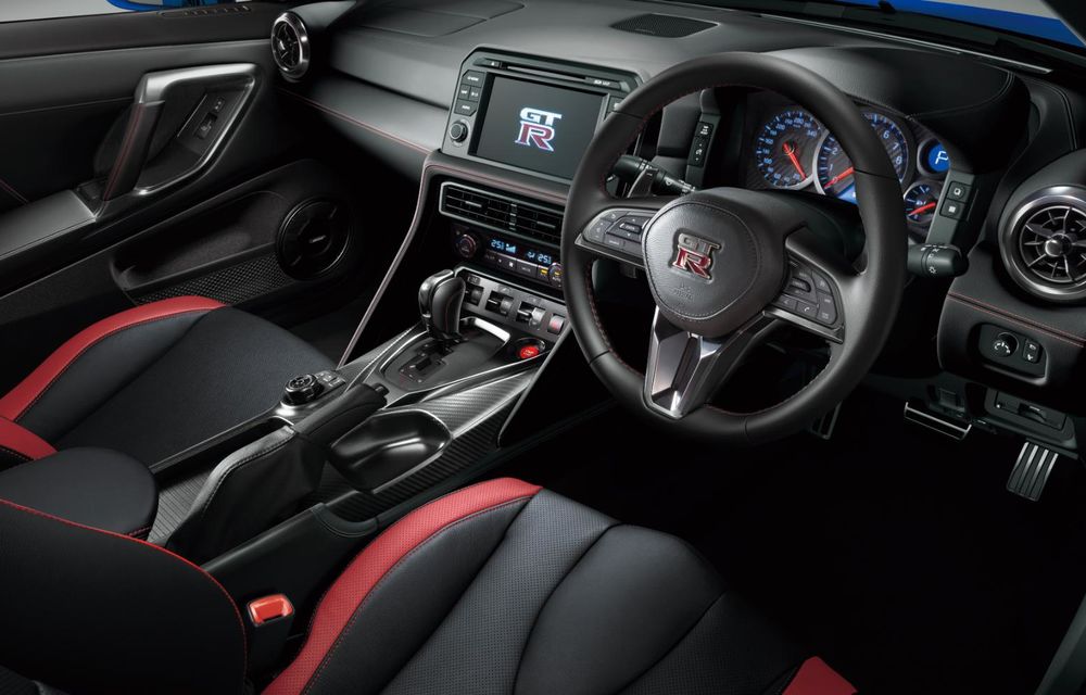Ultimele noutăți pentru Nissan GT-R: interior albastru și piese Nismo - Poza 27