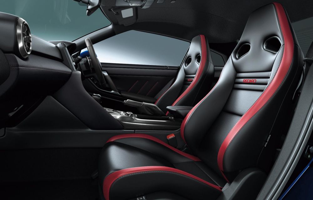 Ultimele noutăți pentru Nissan GT-R: interior albastru și piese Nismo - Poza 28