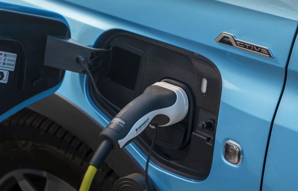 Noul Ford Tourneo Connect plug-in hybrid: până la 110 km autonomie pur electrică - Poza 19