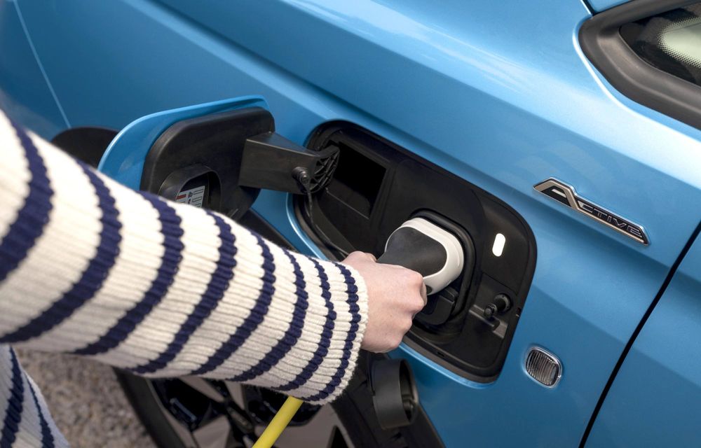 Noul Ford Tourneo Connect plug-in hybrid: până la 110 km autonomie pur electrică - Poza 20