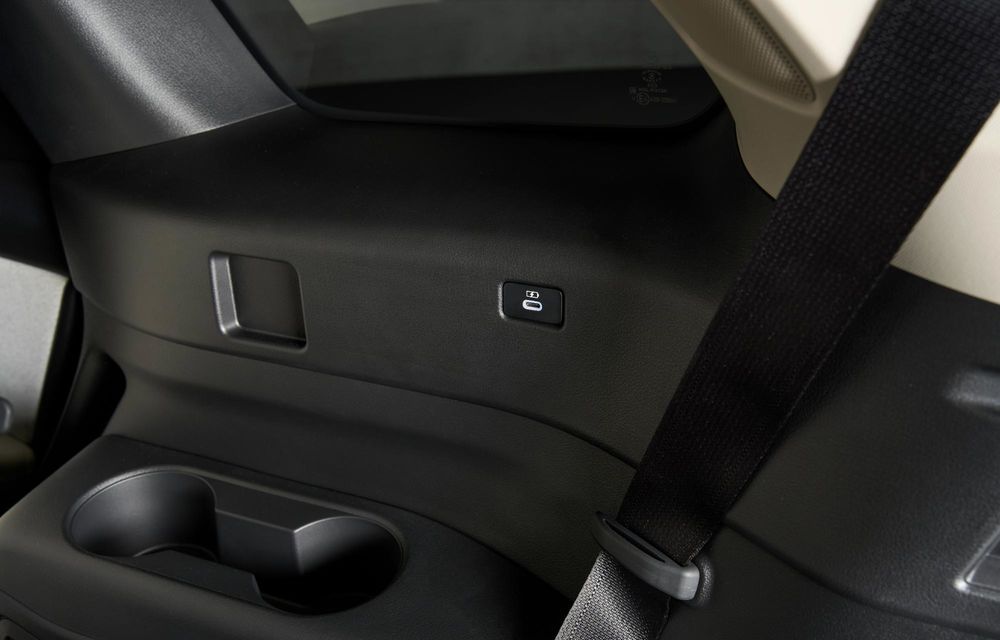 PREMIERĂ: Am văzut pe viu noua Mazda CX-80. Iată 5 lucruri esențiale! - Poza 19