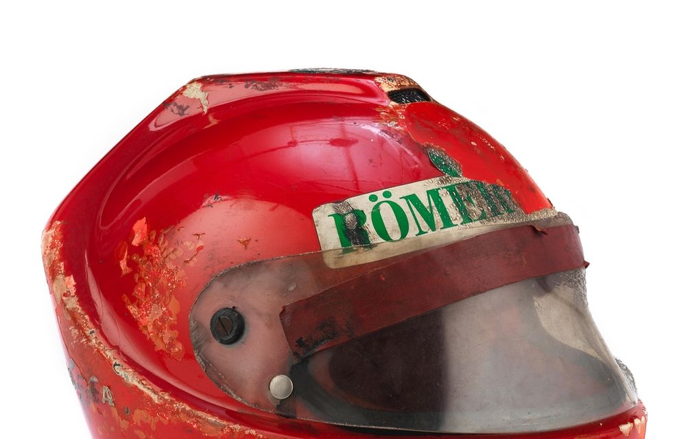 Casca lui Niki Lauda, purtată în ziua accidentului de pe Nurburgring, se vinde la licitație - Poza 1