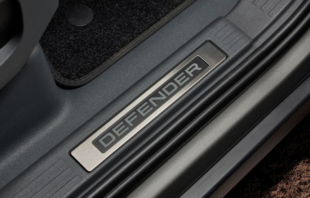 Noutăți pentru Land Rover Defender: motor diesel mai puternic și mai mult lux - Poza 61