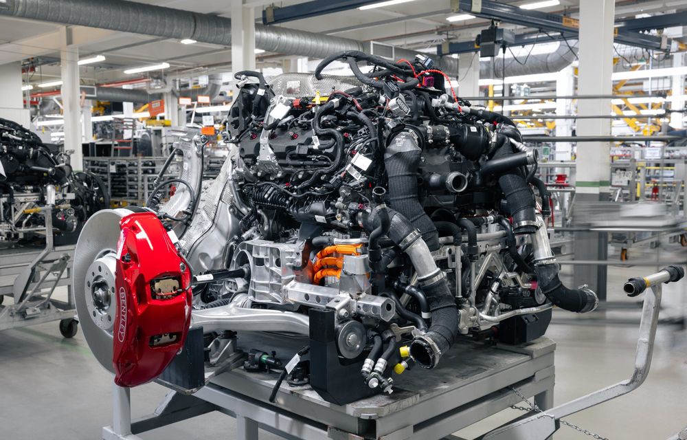 Bentley: Succesorul motorului W12 este un V8 hibrid cu peste 750 CP - Poza 4