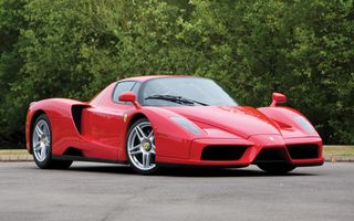 Pirelli a început să producă anvelope noi pentru Ferrari Enzo