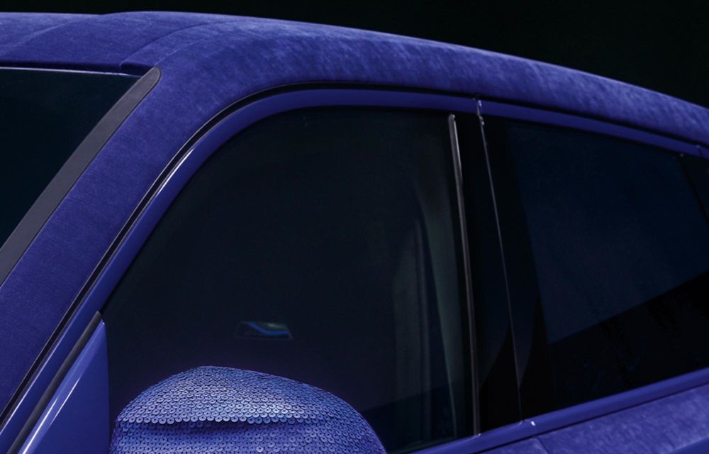 BMW prezintă un exemplar XM unicat, creat în colaborare cu Naomi Campbell - Poza 5