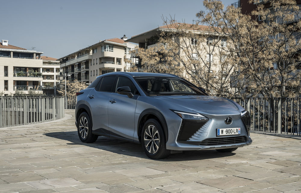 Versiune nouă pentru Lexus RZ: roți motrice față și 480 km autonomie - Poza 1