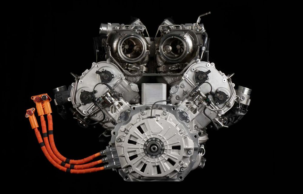 Imagini noi cu motorul succesorului lui Lamborghini Huracan: V8 hibrid de 800 CP - Poza 2
