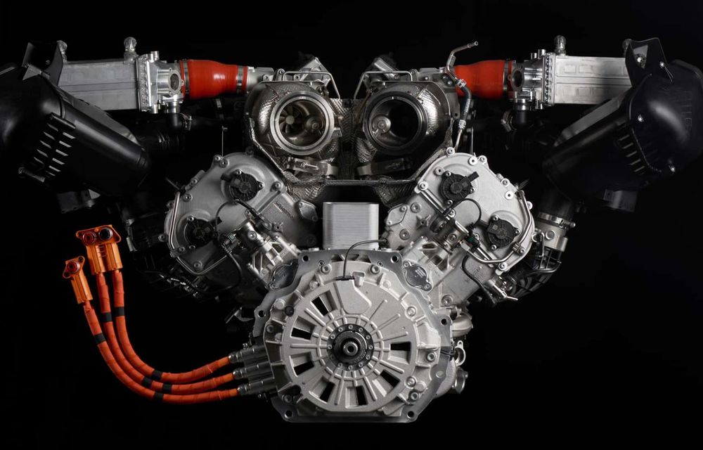 Imagini noi cu motorul succesorului lui Lamborghini Huracan: V8 hibrid de 800 CP - Poza 3