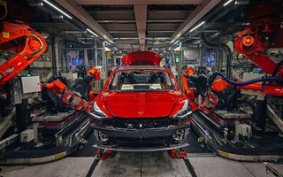 Tesla își domolește ambițiile: nu va mai produce 20 de milioane de mașini pe an până în 2030