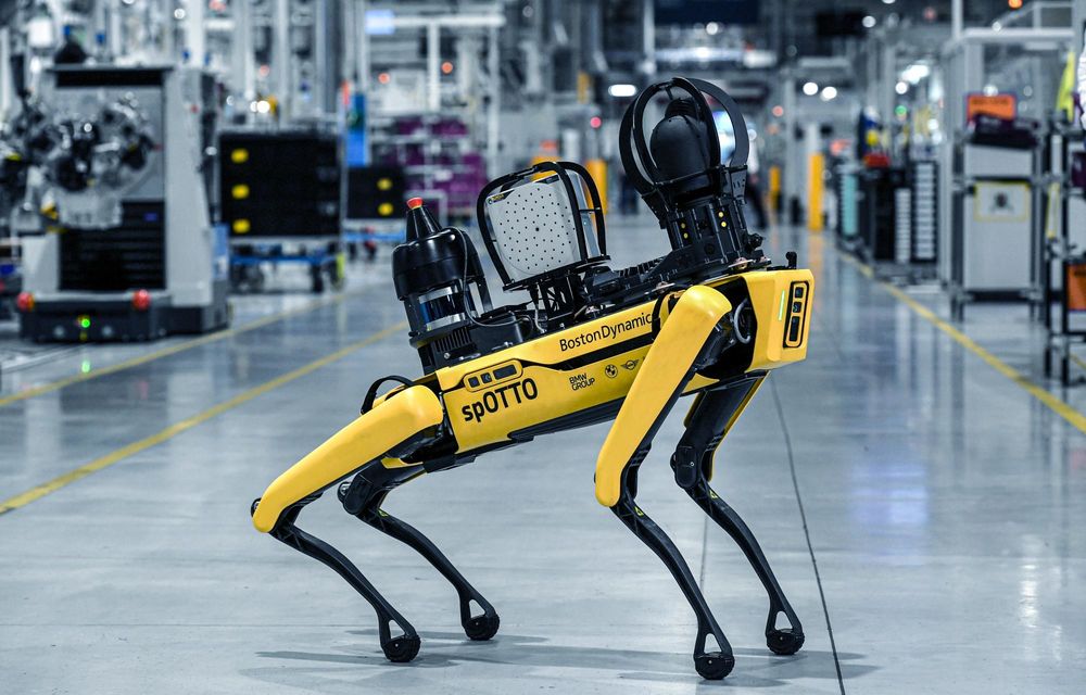 Faceți cunoștință cu SpOTTO, noul câine robot folosit de BMW pentru producția de motoare - Poza 2