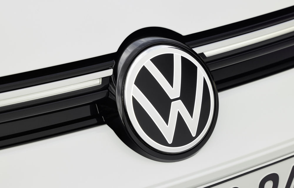 Imagini cu viitorul Volkswagen Golf R facelift. Debutul este aproape - Poza 1