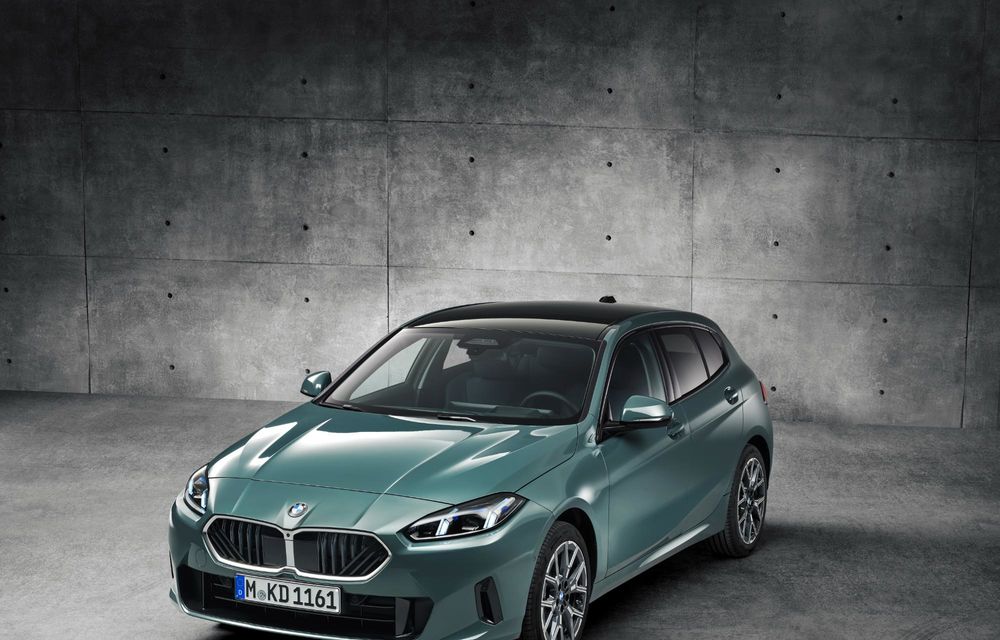 Noul BMW Seria 1 facelift: motorizări electrificate și, în premieră, plafon contrastant - Poza 13