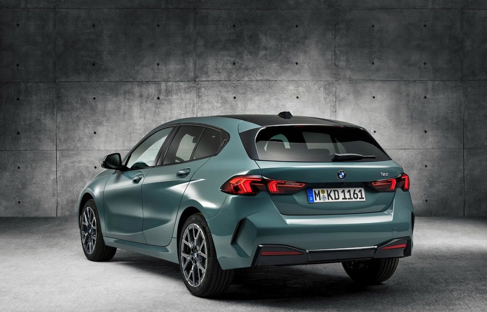 Noul BMW Seria 1 facelift: motorizări electrificate și, în premieră, plafon contrastant - Poza 14