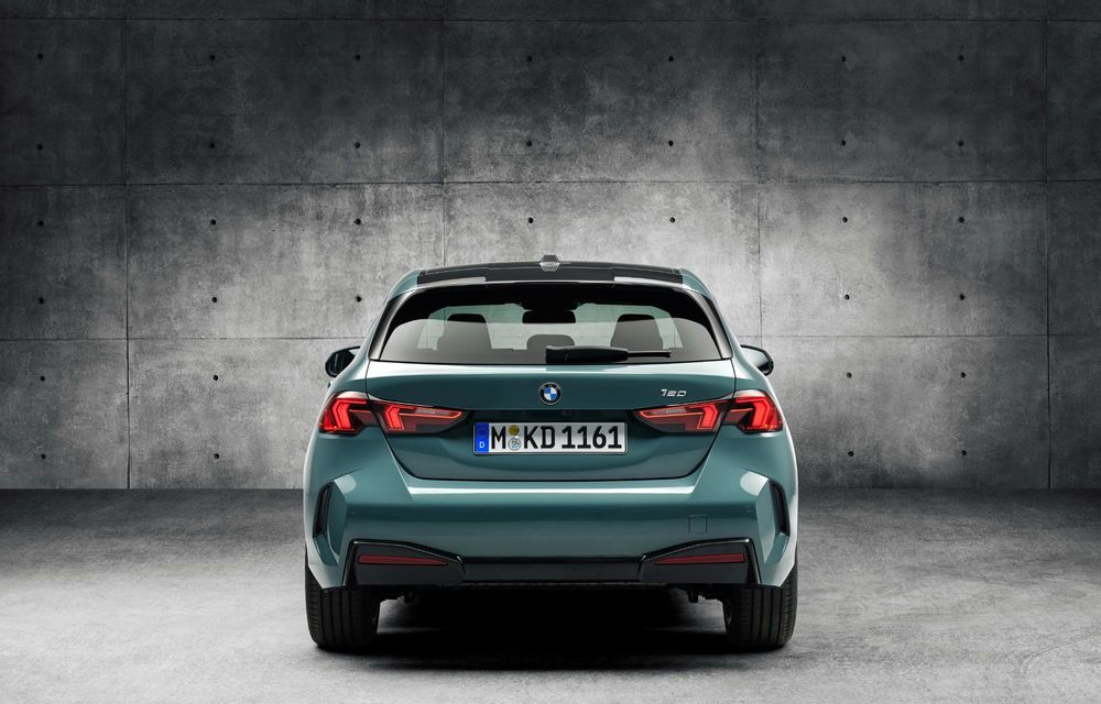 Noul BMW Seria 1 facelift: motorizări electrificate și, în premieră, plafon contrastant - Poza 18