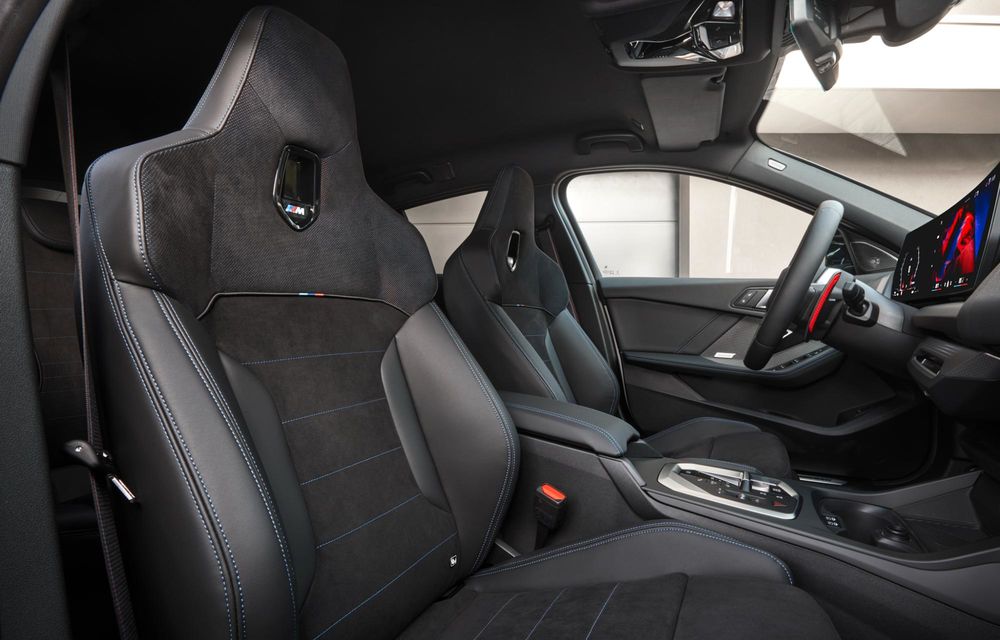 Noul BMW Seria 1 facelift: motorizări electrificate și, în premieră, plafon contrastant - Poza 32