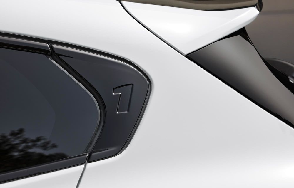 Noul BMW Seria 1 facelift: motorizări electrificate și, în premieră, plafon contrastant - Poza 72