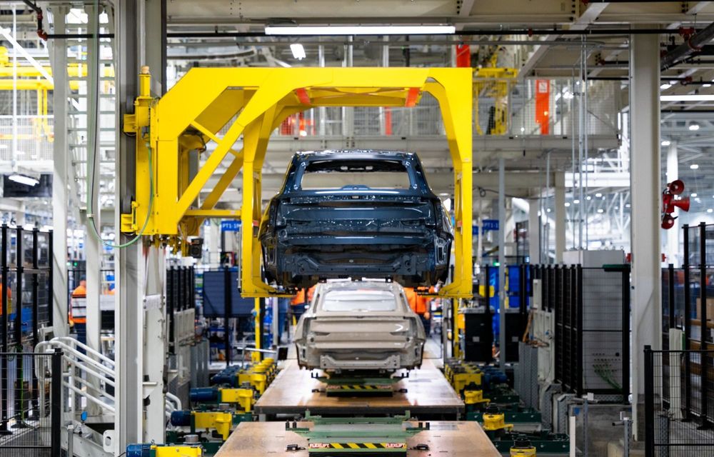 Noul Volvo EX90 a intrat în producție, după o întârziere de 2 ani - Poza 19