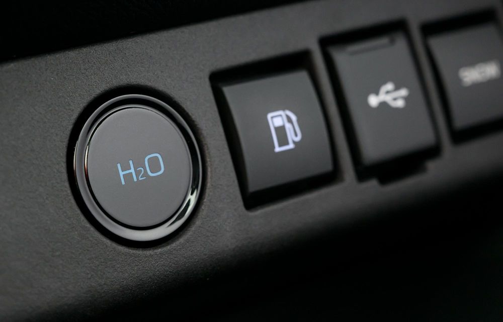 Toyota Hilux alimentat cu hidrogen a ajuns în faza demonstrativă: 600 km autonomie - Poza 8