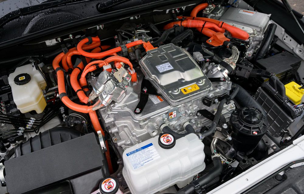 Toyota Hilux alimentat cu hidrogen a ajuns în faza demonstrativă: 600 km autonomie - Poza 13